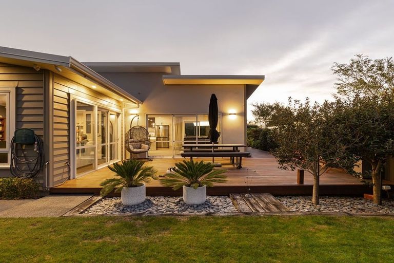 Photo of property in 3 Silicon Way, Fitzherbert, Palmerston North, 4410