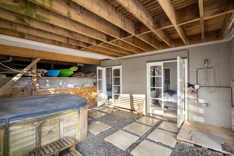 Photo of property in 8 Autere Street, Strandon, New Plymouth, 4312