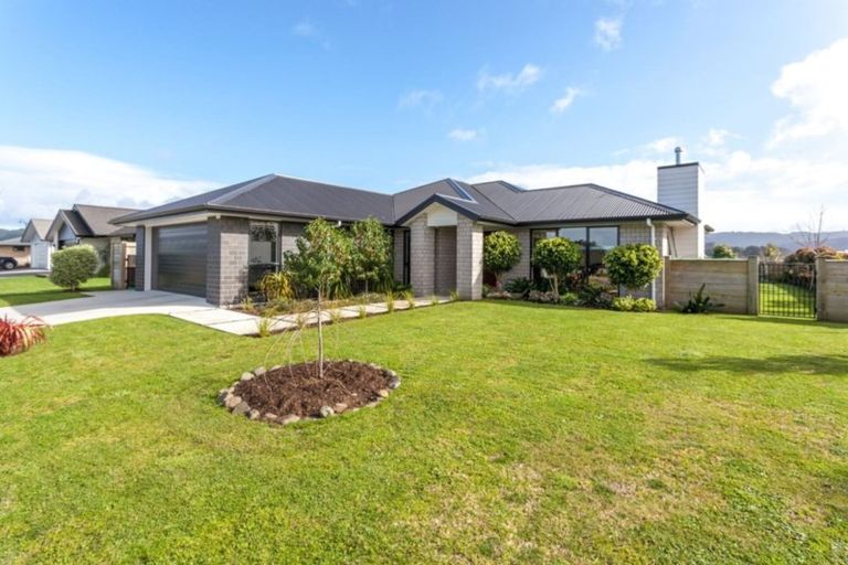 Photo of property in 24 Debenham Drive, Whitianga, 3510