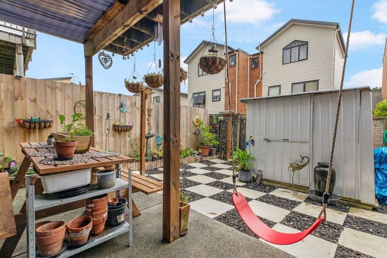 Photo of property in St Claire Village, 11/172 Mcleod Road, Te Atatu South, Auckland, 0610