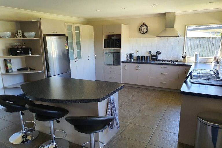 Photo of property in 10 Consort Close, Paraparaumu Beach, Paraparaumu, 5032