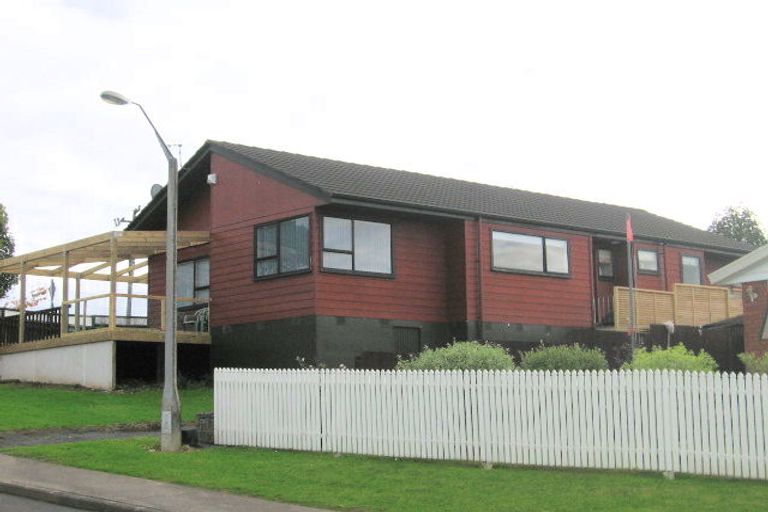 Photo of property in 137 Don Buck Road, Massey, Auckland, 0614