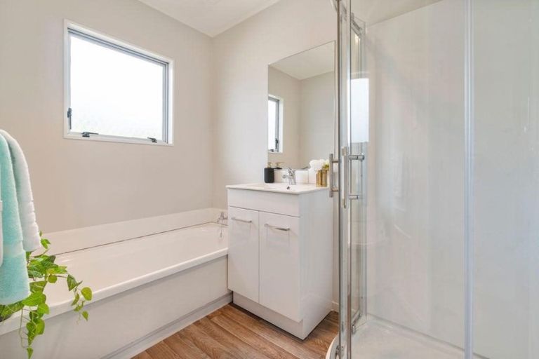 Photo of property in 25 Kervil Avenue, Te Atatu Peninsula, Auckland, 0610