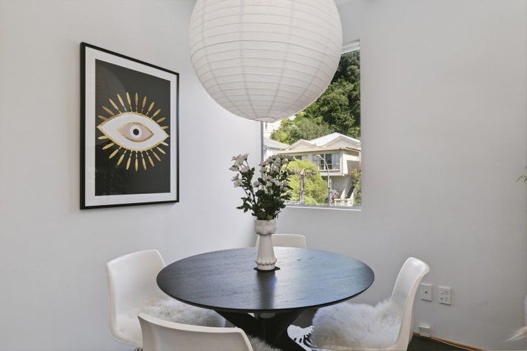 Photo of property in 3b Telford Terrace, Oriental Bay, Wellington, 6011