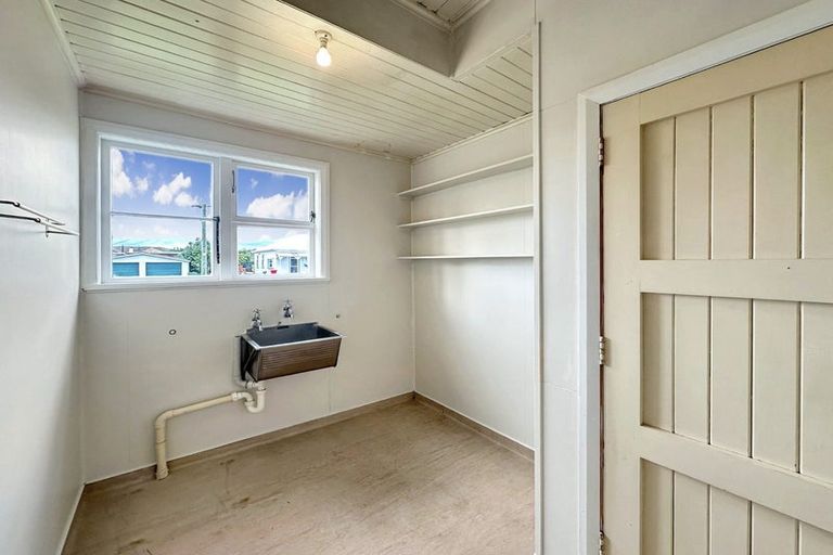 Photo of property in 2 White Street, Whanganui East, Whanganui, 4500