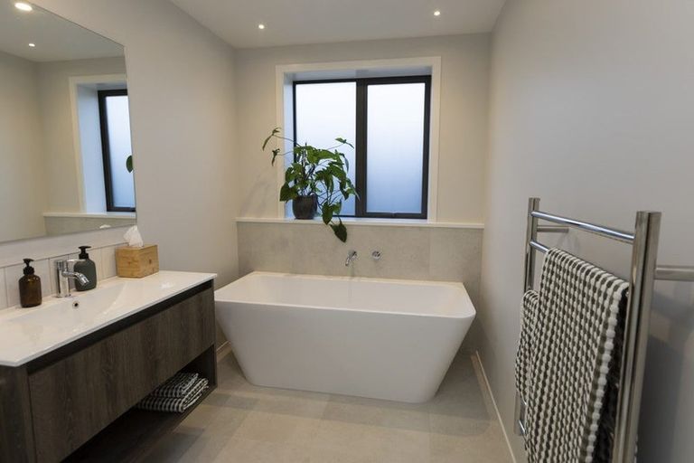 Photo of property in 2/17 Rawhiti Avenue, New Brighton, Christchurch, 8083