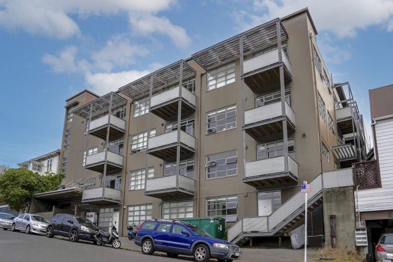 Photo of property in Vespa Apartments, 505/20 Hanson Street, Mount Cook, Wellington, 6021