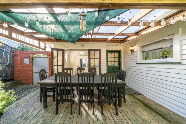 Photo of property in 10 Court Road, Tawa, Wellington, 5028