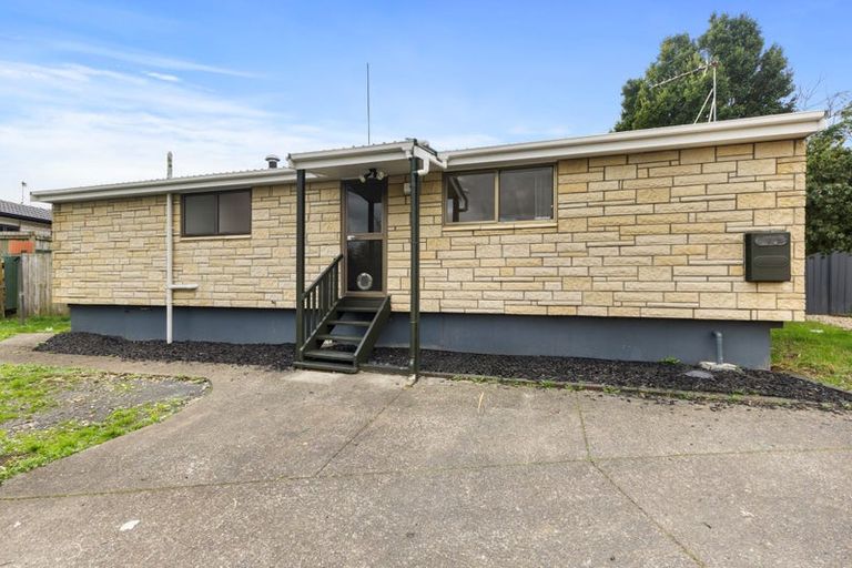 Photo of property in 2/12 Christmas Road, Manurewa, Auckland, 2102
