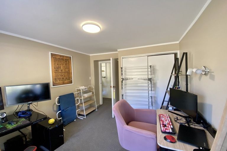 Photo of property in 50 Randwick Road, Northland, Wellington, 6012