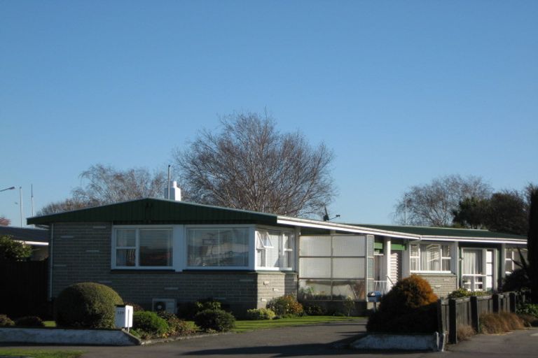 Photo of property in 1/329 Main North Road, Redwood, Christchurch, 8051
