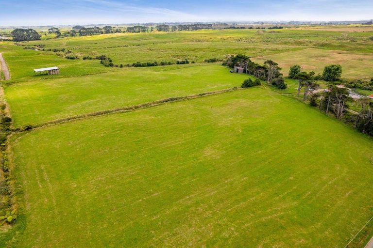 Photo of property in 955 Opua Road, Opunake, 4681