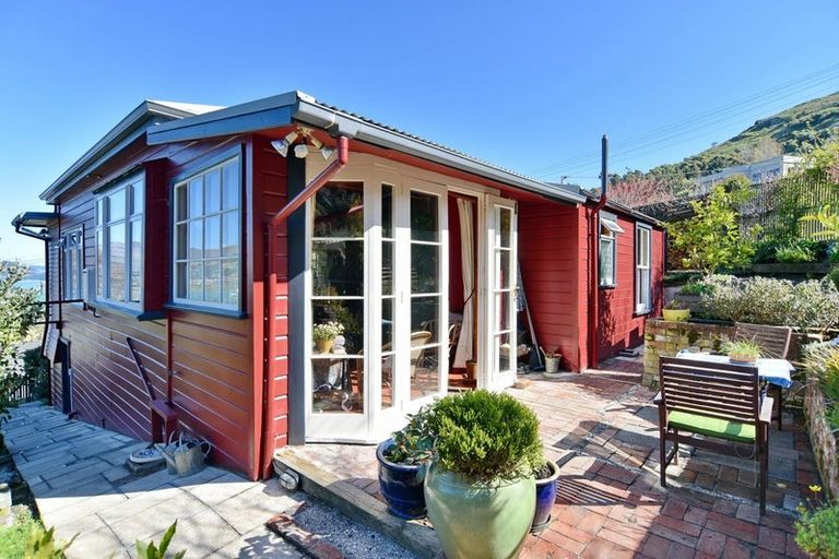 Photo of property in 4 Somes Road, Lyttelton, 8082