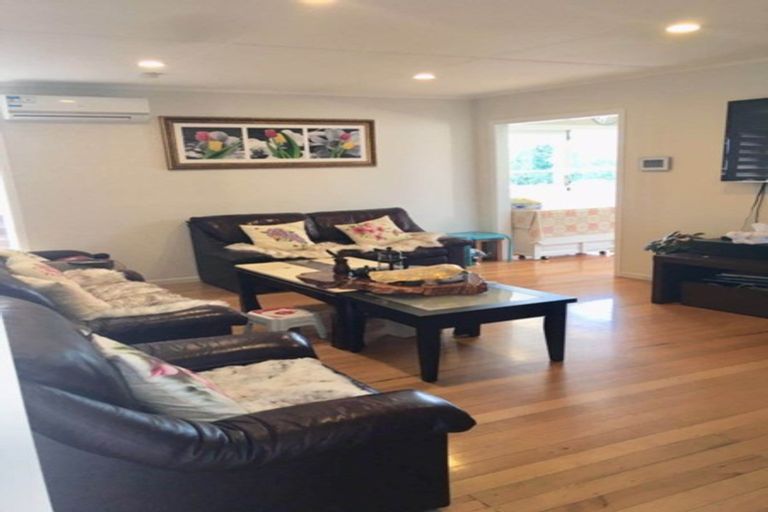 Photo of property in 12 Kereru Street, Henderson, Auckland, 0612
