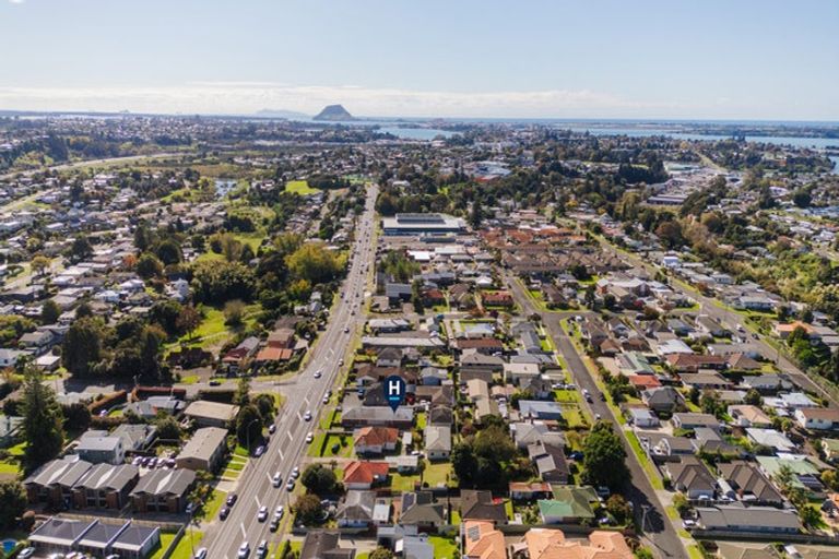 Photo of property in 2/1246 Cameron Road, Gate Pa, Tauranga, 3112