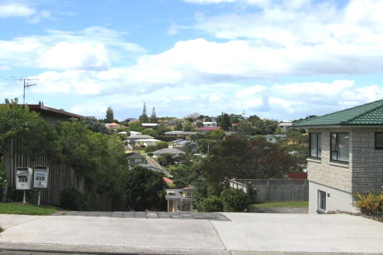 Photo of property in 22 Knightsbridge Drive, Forrest Hill, Auckland, 0620