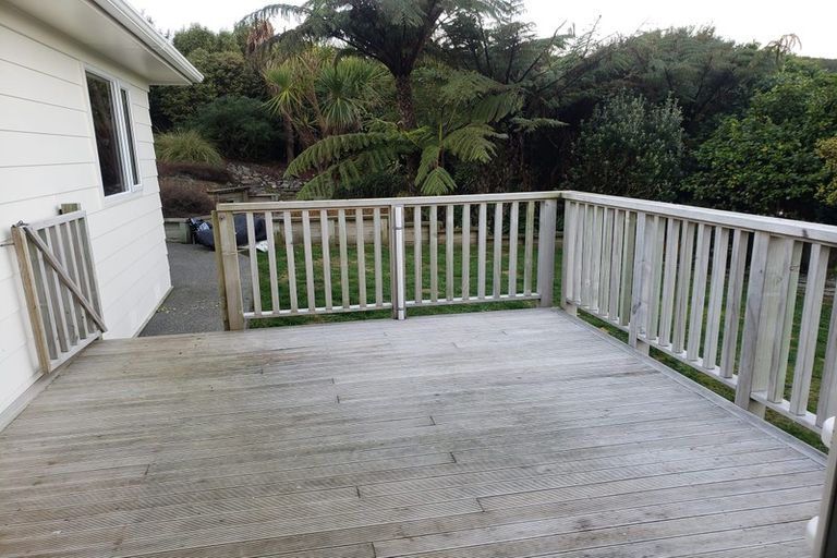 Photo of property in 54 Percy Dyett Drive, Karori, Wellington, 6012