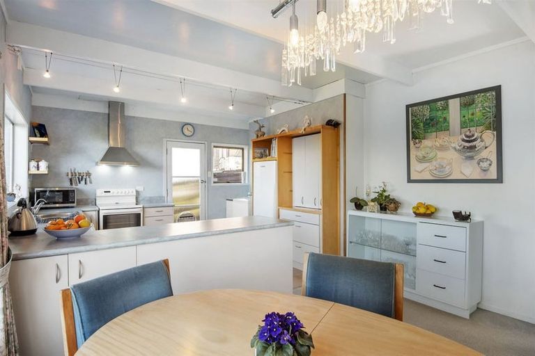 Photo of property in 2/178 Stapleford Crescent, Browns Bay, Auckland, 0630