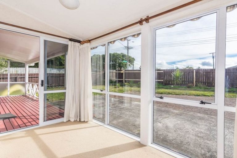 Photo of property in 170 Titirangi Road, New Lynn, Auckland, 0600