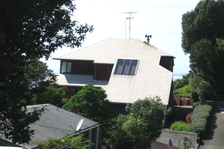 Photo of property in 53 Rothesay Bay Road, Rothesay Bay, Auckland, 0630