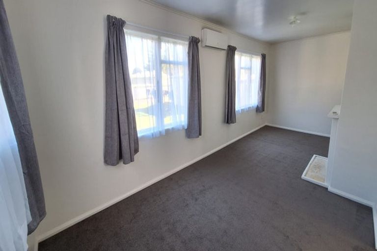 Photo of property in 34-40 Farnham Avenue, Highbury, Palmerston North, 4412