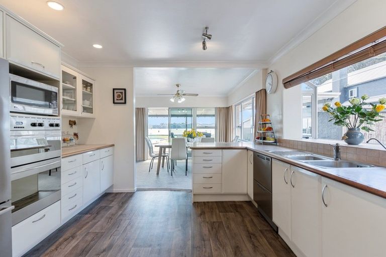 Photo of property in 6 Musick Point Road, Bucklands Beach, Auckland, 2012