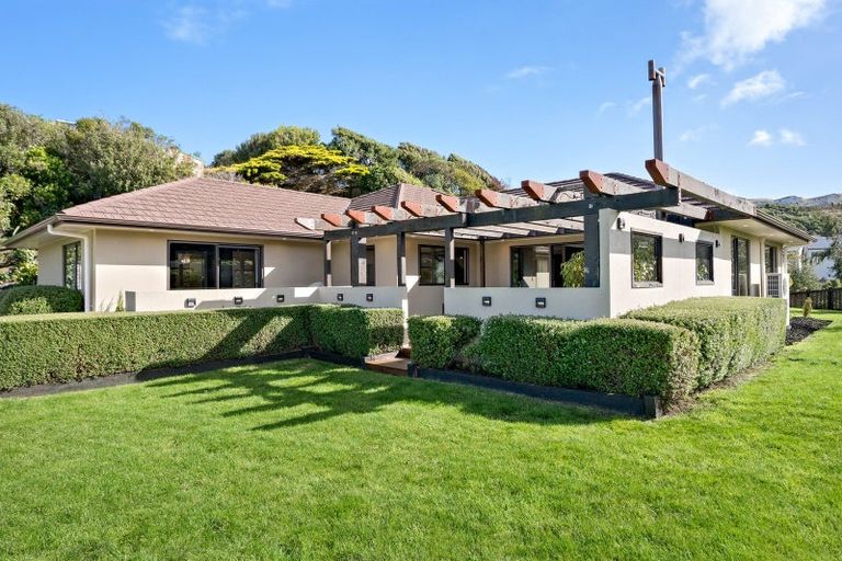 Photo of property in 91 Westchester Drive, Churton Park, Wellington, 6037