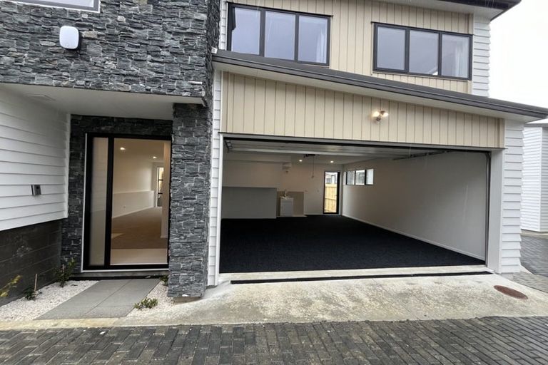 Photo of property in 20 Elegant Lane, Ranui, 0612