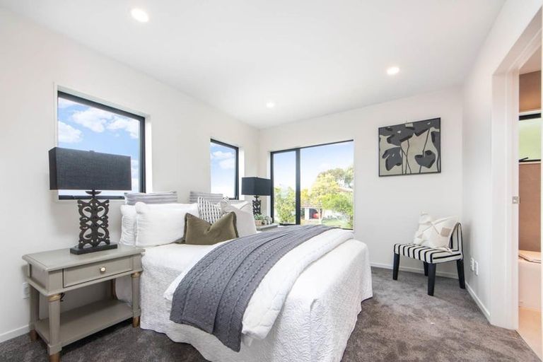 Photo of property in 7a Hewlett Road, Massey, Auckland, 0614