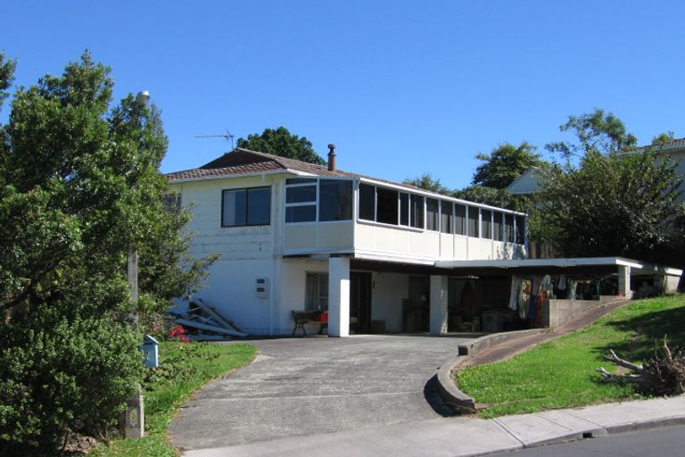 Photo of property in 7 Magdalen Place, West Harbour, Auckland, 0618