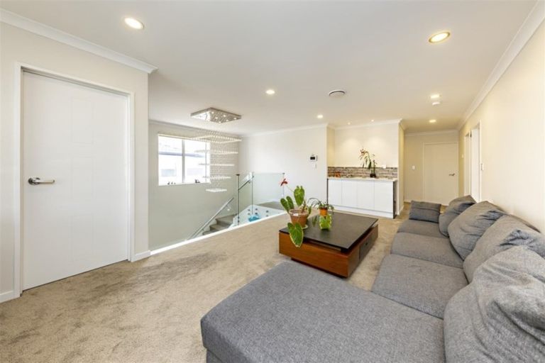 Photo of property in 16 Kerrykeel Drive, Flat Bush, Auckland, 2019