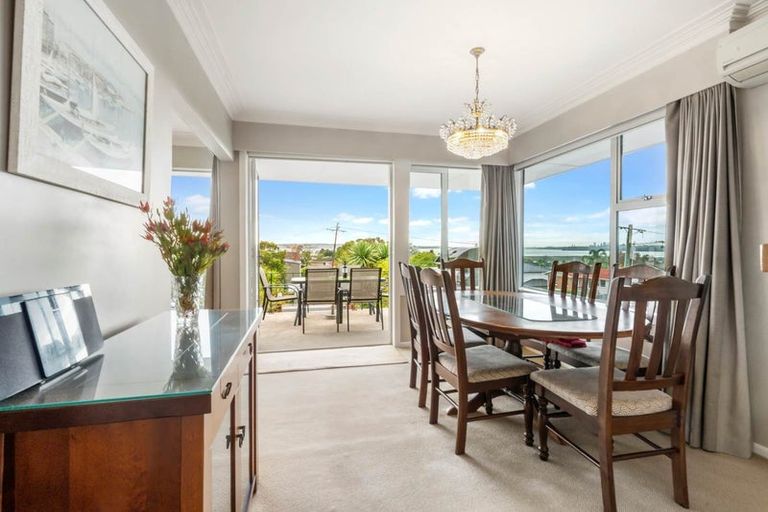 Photo of property in 76 Jaemont Avenue, Te Atatu South, Auckland, 0610