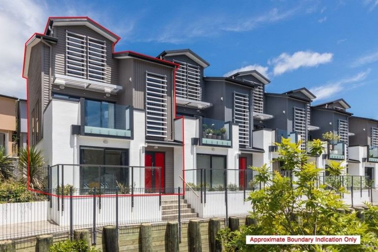 Photo of property in 2/10 Silver Moon Road, Albany Heights, Auckland, 0632