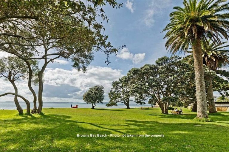 Photo of property in 34 Sandown Road, Rothesay Bay, Auckland, 0630