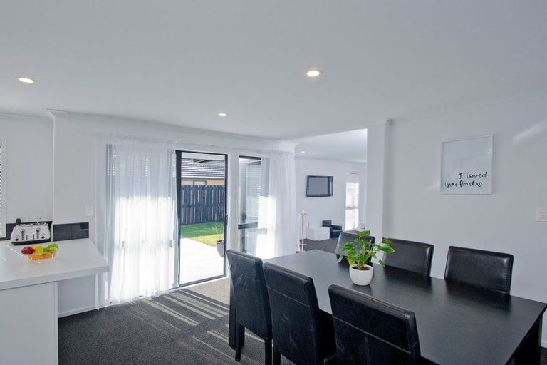 Photo of property in 39 Rainey Crescent, Papamoa Beach, Papamoa, 3118