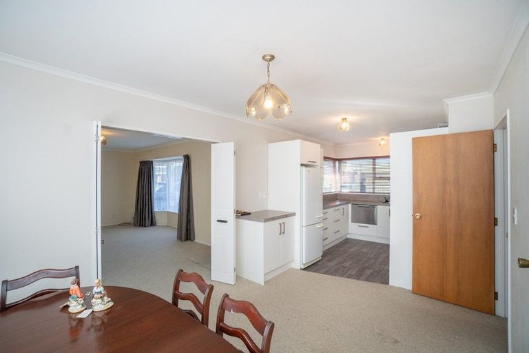 Photo of property in 8 Edgecombe Court, Roslyn, Palmerston North, 4414