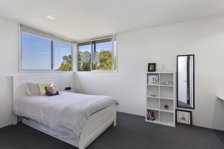 Photo of property in 70 Oakgrove Drive, Rangiora, 7400