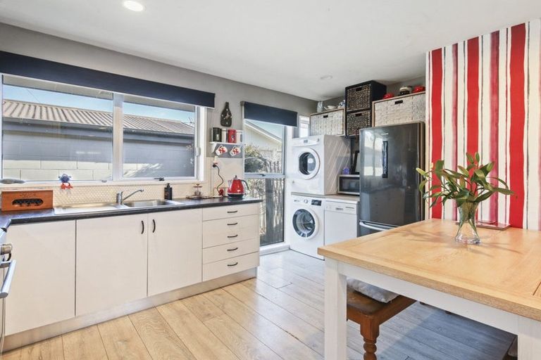 Photo of property in 140 Hay Street, Bromley, Christchurch, 8062