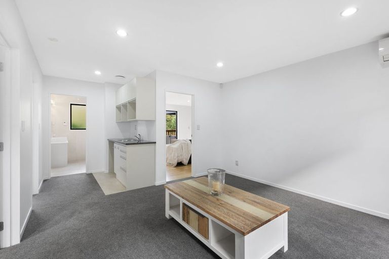 Photo of property in 13 Stubbs Place, Fairview Heights, Auckland, 0632