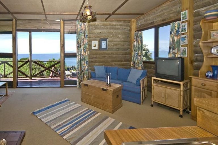 Photo of property in 169 Howard Road, Orere Point, Papakura, 2585