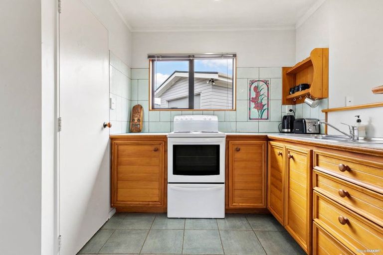 Photo of property in 50 Lakeside Drive, Orewa, 0931