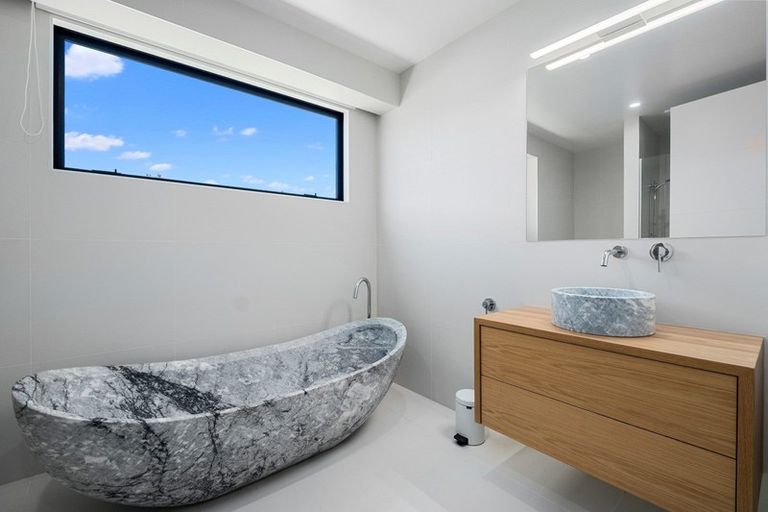 Photo of property in 3 Little Alpha Loop, Wanaka, 9305