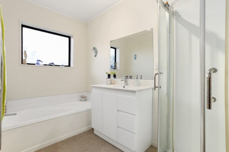 Photo of property in 97b Rosario Crescent, Red Beach, 0932