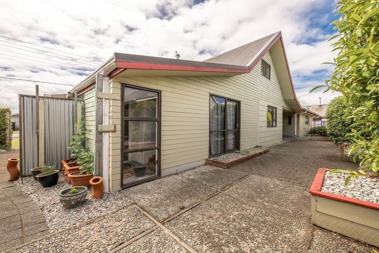 Photo of property in 92 Henley Street, Westport, 7825