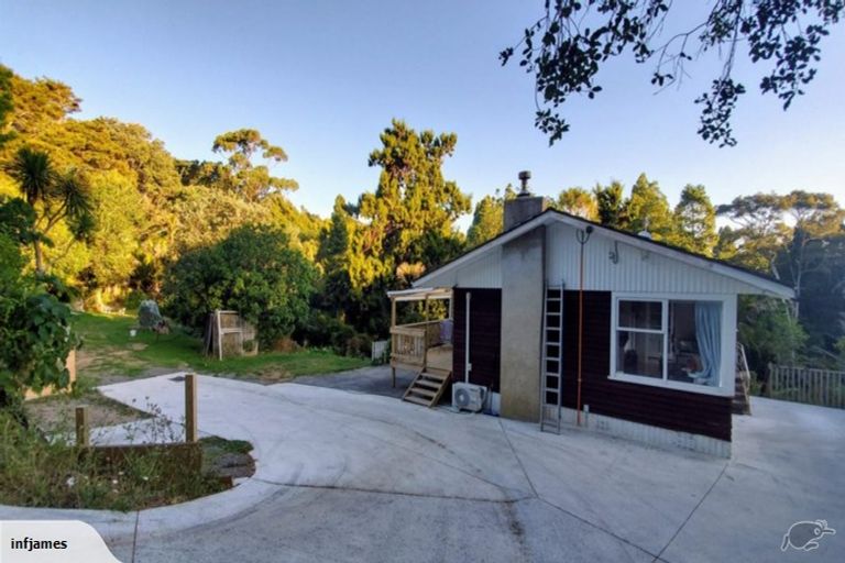 Photo of property in 146 Glenfield Road, Birkenhead, Auckland, 0626