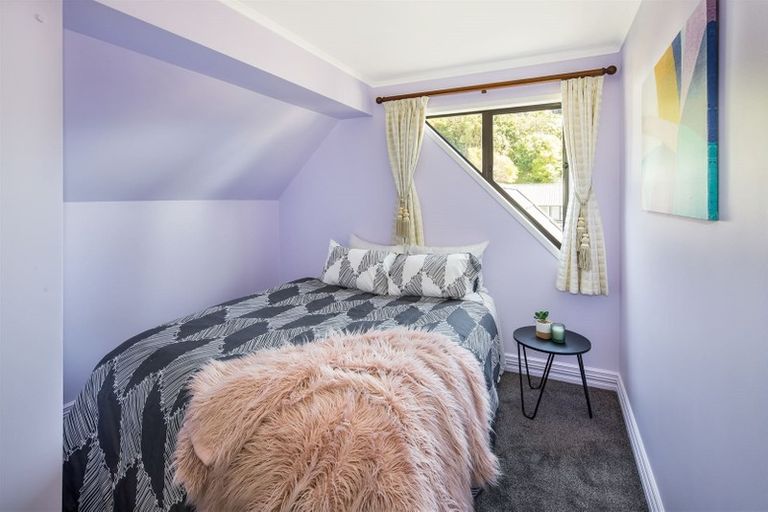 Photo of property in 84 Churton Drive, Churton Park, Wellington, 6037