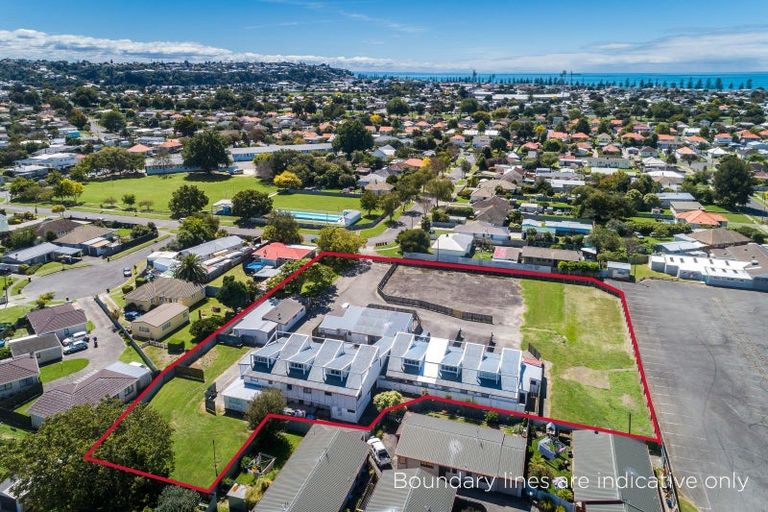 Photo of property in 38-50 Barton Avenue, Marewa, Napier, 4110