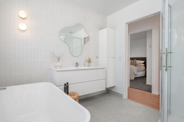 Photo of property in 42 Vardon Road, St Andrews, Hamilton, 3200