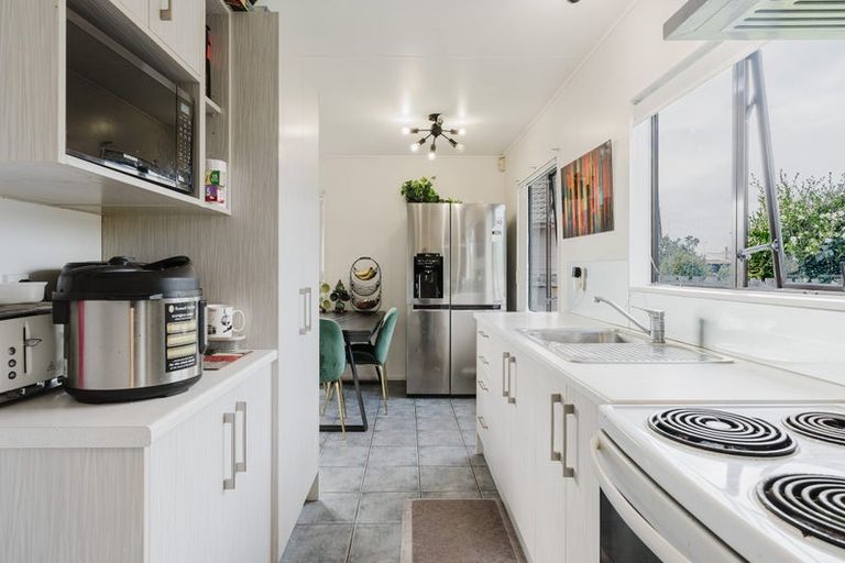 Photo of property in 12 Kentucky Crescent, Nawton, Hamilton, 3200