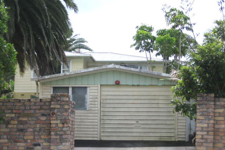 Photo of property in 141 Lancaster Road, Beach Haven, Auckland, 0626